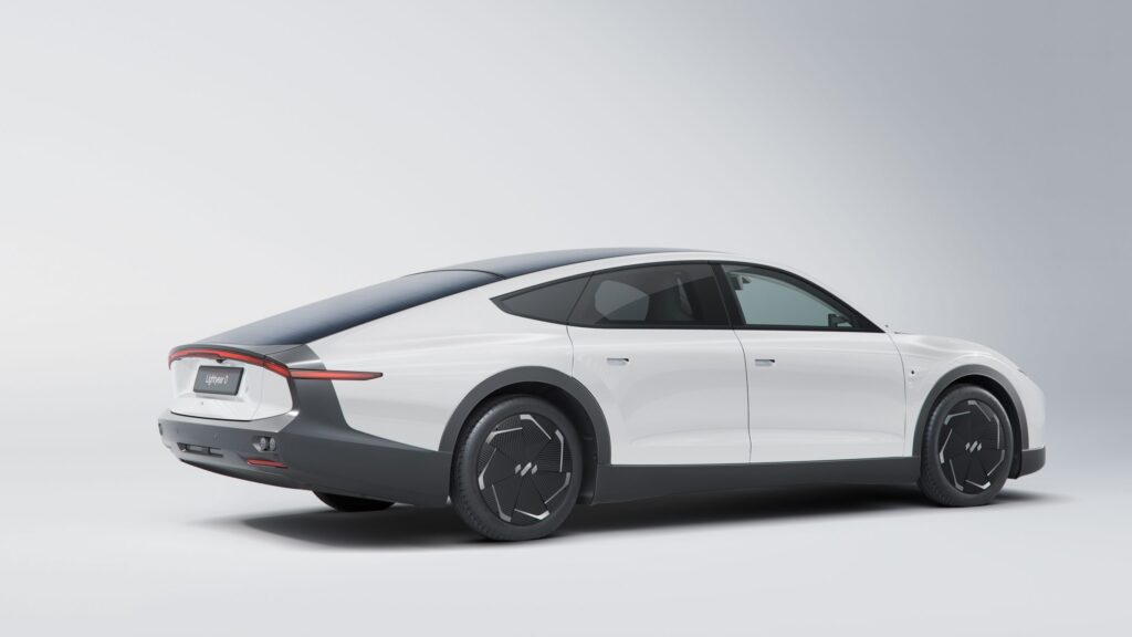 Lightyear-0-Dew-Studio-side-back-4K-scaled